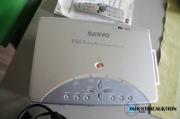 Beamer SANYO in Transportkoffer