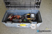 Werkzeugkasten; mit 2 Akkuschraubern AEG und EINHELL