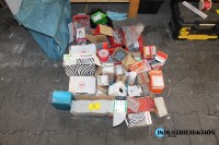 Materialvorräte; Schrauben