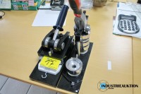 Buttonmaker; Handhebelpresse