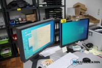 24"-Bildschirme; 2 St.