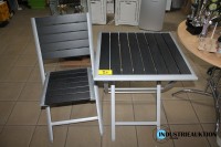 Klapptisch; u. Klappstuhl