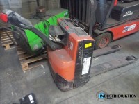 Elektro-Niederhubwagen BT LWE 140, besch&auml;digt