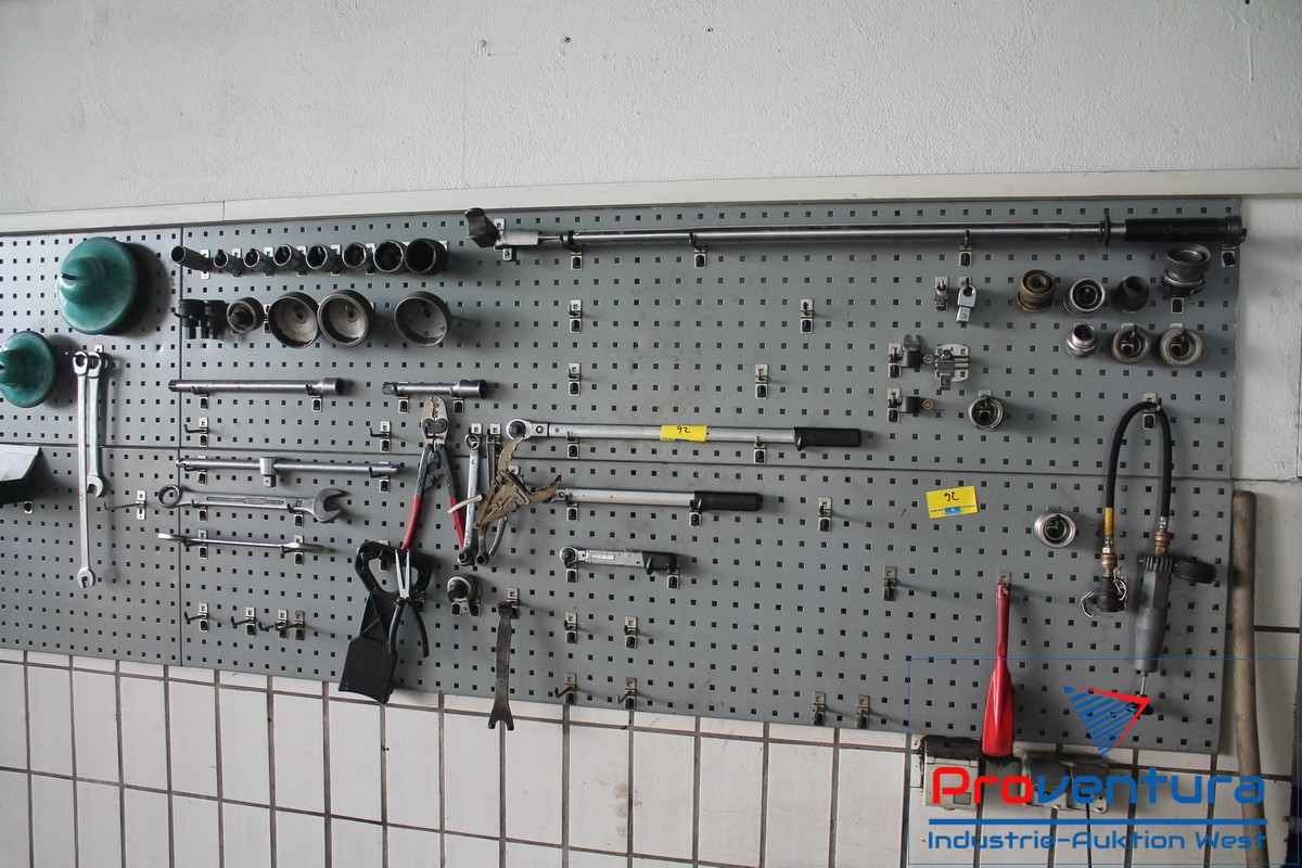 Wandhalterung | Industrieauktion.online