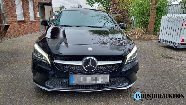 PKW MERCEDES-BENZ CLA 220 CDI; amtl. Kennz. GLA MF 11