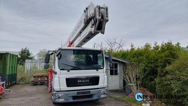 LKW Dachdeckerkran MAN TGL 7.180; amtl. Kennz. GLA MF 37