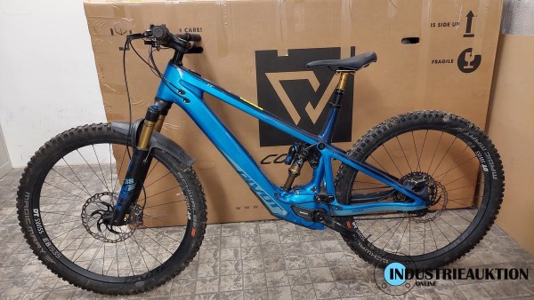 E-MTB (Pedelec) PIVOT Shuttle LT Team