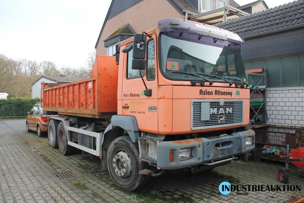 LKW-Hakenabroller MAN 26.343