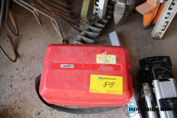 Nivelliergerät LEICA NA720