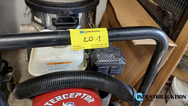 Dachrinnen-Saugmobil SKYVAC Interceptor YP5