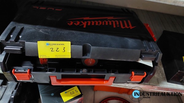 Akku-Schrauber MILWUAKEE M18