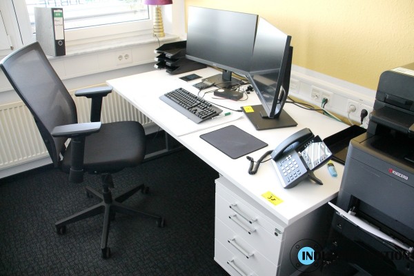 Schreibtisch; Container