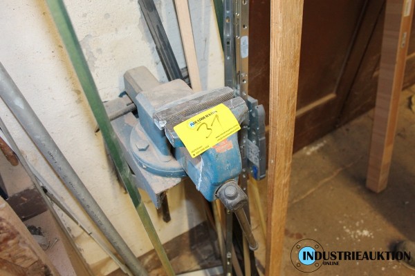 Bild Schraubstock an Wandhalterung