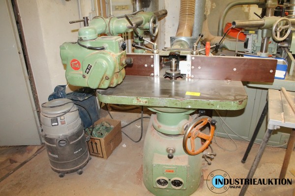 Tischfräse Beuerle; mit 3 Walzenvorschub FESTO