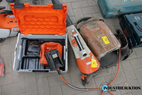 Akku-Laubbläser STIHL BGA 100 mit rückentragbarem Akku