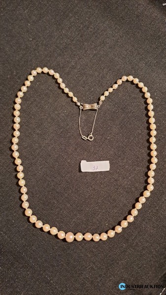 Perlenkette mit Verschluss