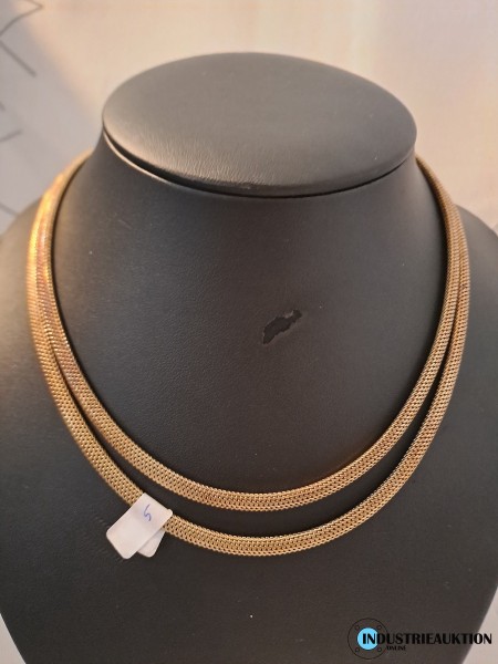 Halsband