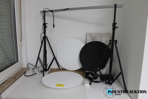 Bild Fotografierstation; Drehtisch mit 3 Scheiben