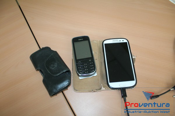Bild Mobiltelefone SAMSUNG und NOKIA