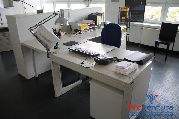 Schreibtisch-Winkelkombination