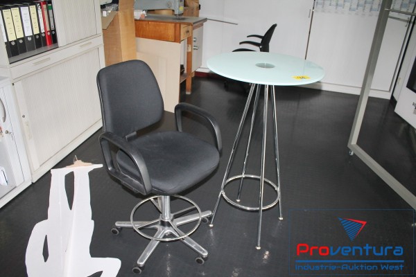 Bild Stehtisch mit Glasplatte
