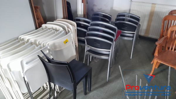 Bild Stapel- bzw. Klappstühle