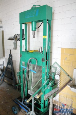 Bild Hydraulikpresse PFAFF Silberblau