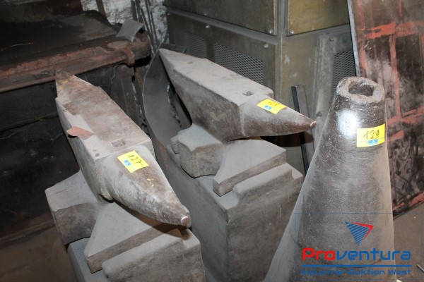 Bild Amboss auf Untergestell