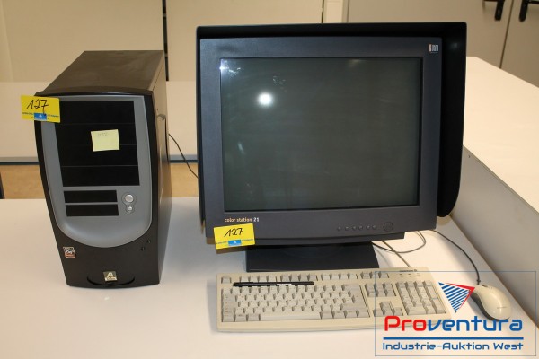 Bild älterer Rechner mit Windows 2000