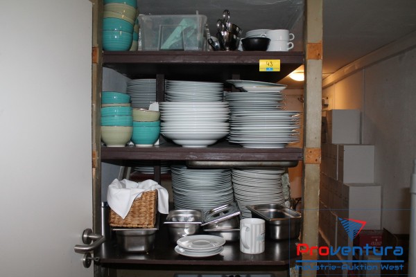 Geschirr und Besteck; unterschiedlich