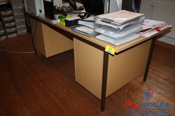 Bild Schreibtisch; älter