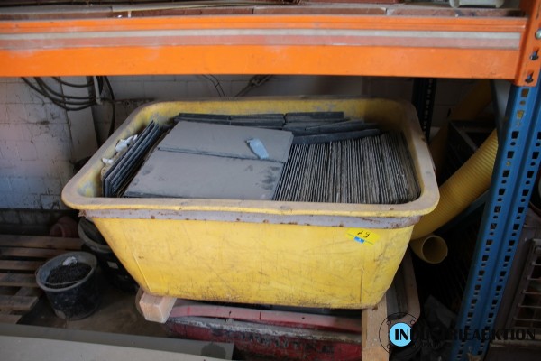 Pos. Schieferplatten überwiegend im Format 20x40 cm