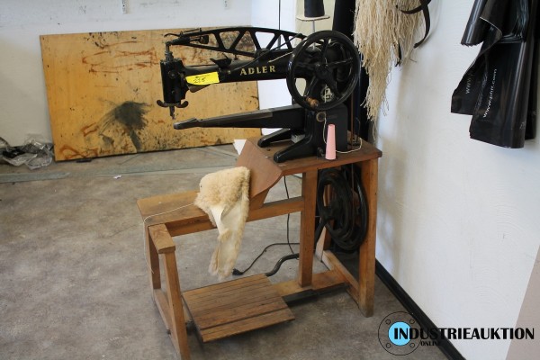 Bild Langarm-Nähmaschine ADLER