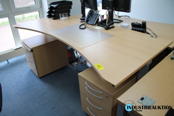 Bild Schreibtisch KÖNIG+NEURATH