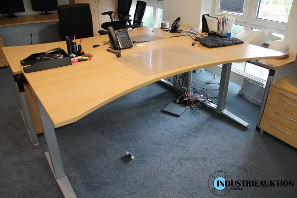 Schreibtisch KÖNIG+NEURATH