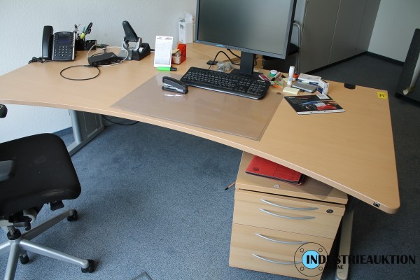 Schreibtisch KÖNIG + NEURATH