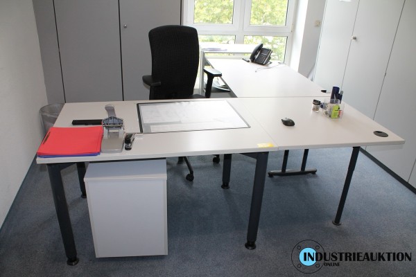 Schreibtisch-Winkelkombination