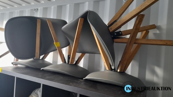 Kunststoffstühle 8 St.