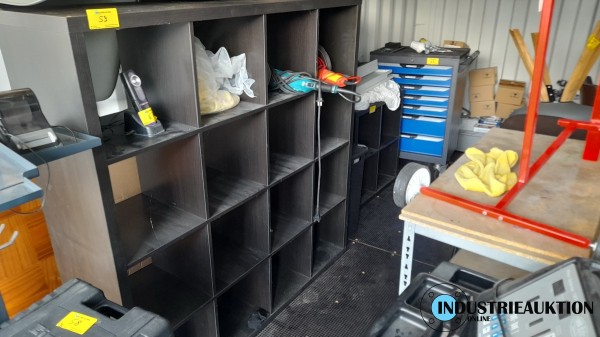 IKEA-Regale 4x4 und 2x2 Fächer dunkelbraun