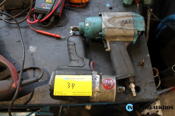 Bild Druckluftschlagschrauber auf Werkbank 37