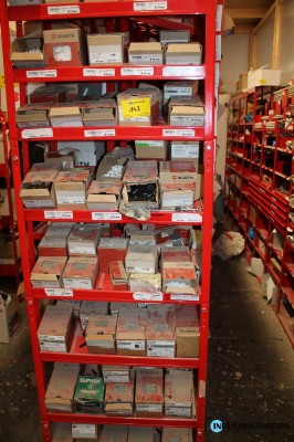 Inhalt von ca. 12 lfm. Regal