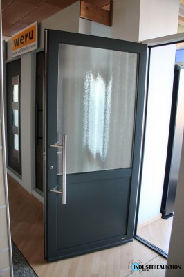 Nebeneigangstür DIN links