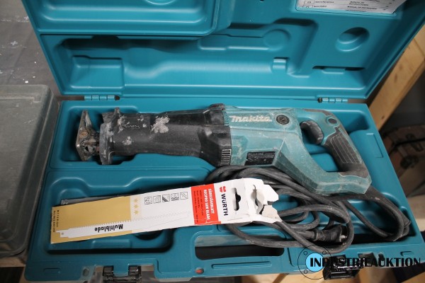 Stichsäge BOSCH GST 60 PE sowie Säbelsäge MAKITA JR 3051 T
