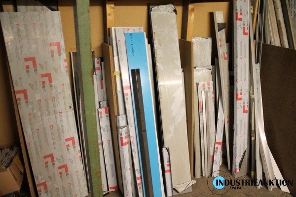 Pos. Alu-Fensterbänke