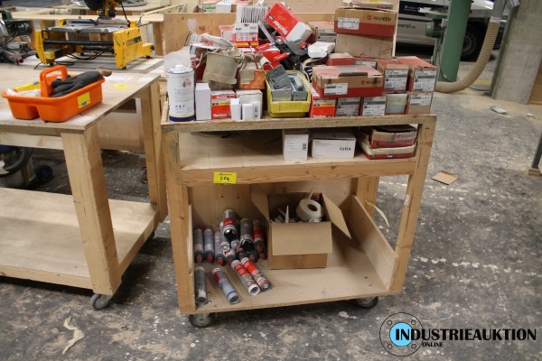 Arbeitstische fahrbar