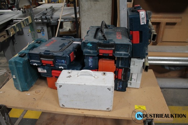 Bild Leere Maschinenkoffer