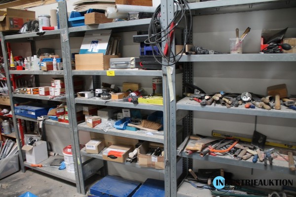 Metallregal 3 lfm. gesteckt