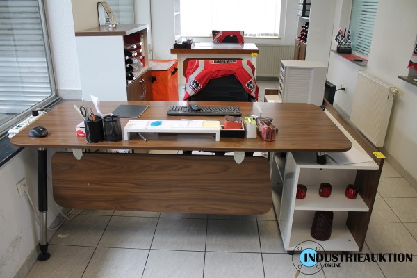 Einrichtung Büroraum