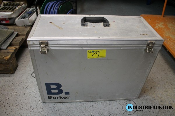 Metallkoffer mit div. Handwerkszeug